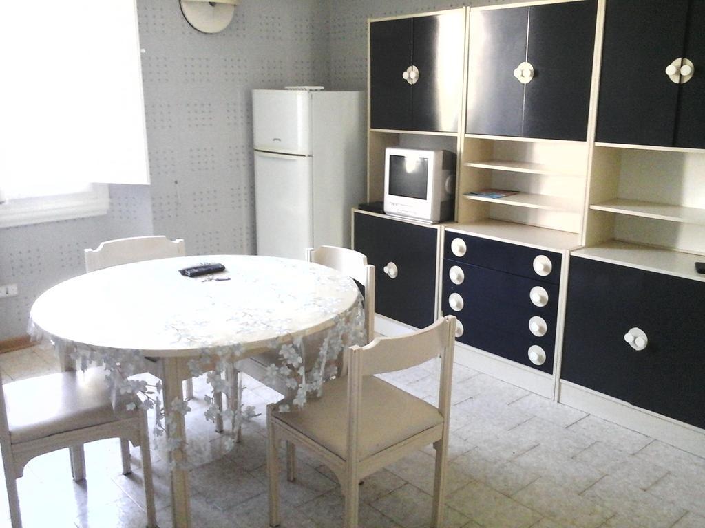 Villa Violetta Castiglioncello Szoba fotó